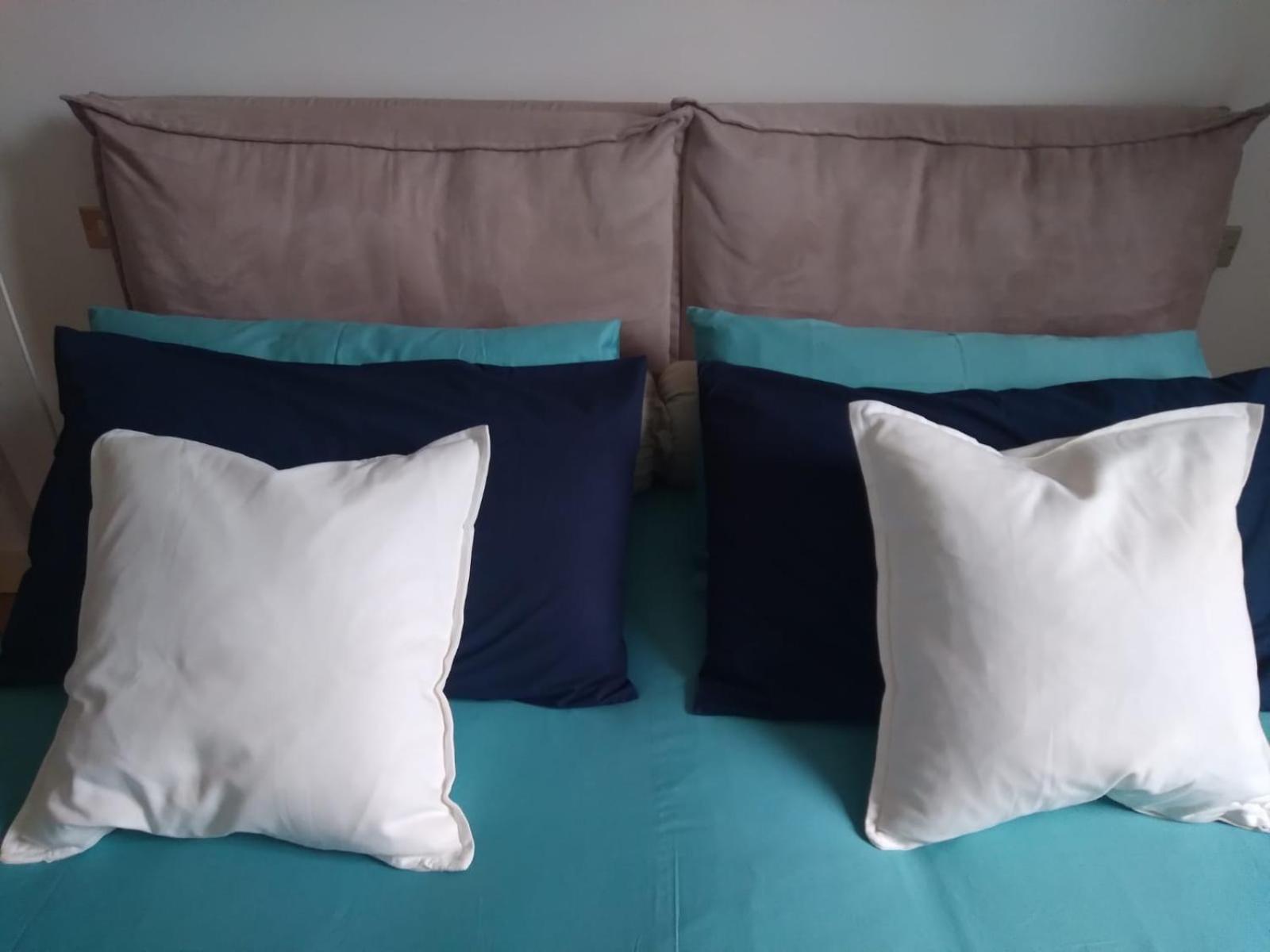 Casa Mari - Free Secure Parking, Breakfast, Private Bathroom, Wifi, Garden, Aircon, 3 Min Walk To Metro And Train Station * Milano