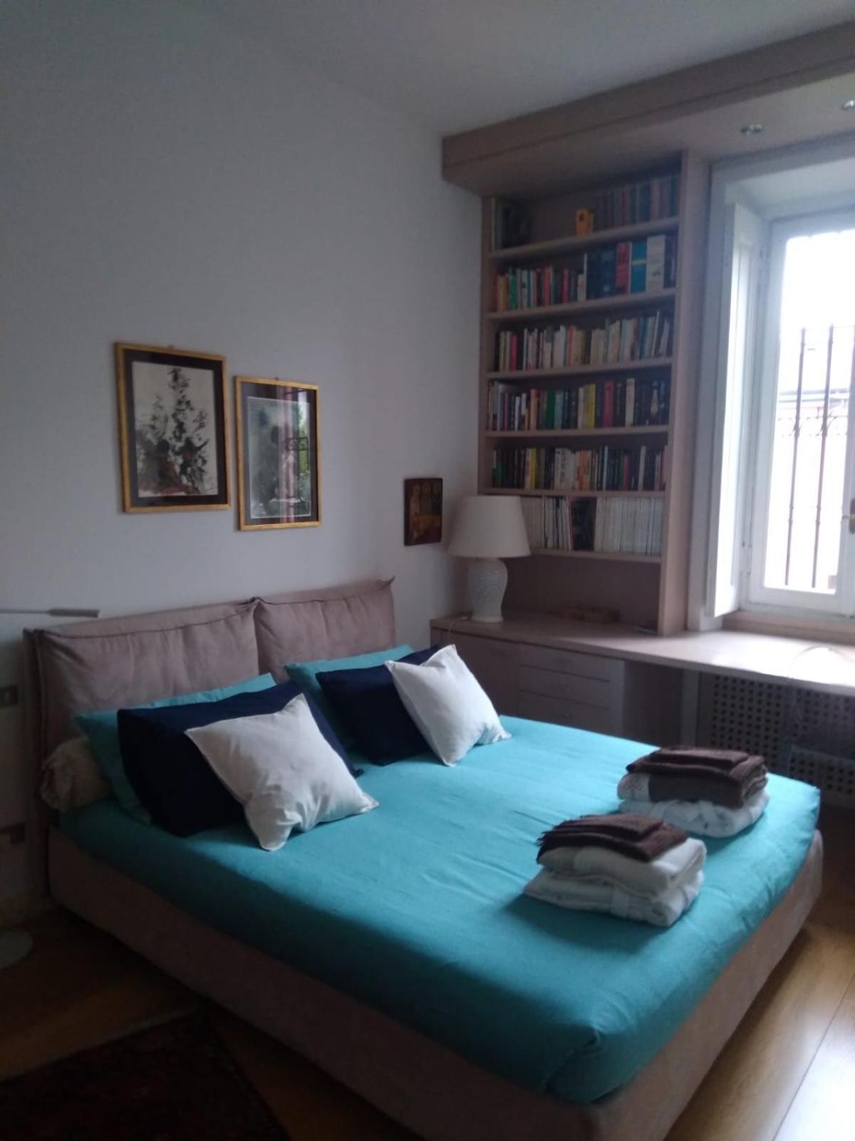 Casa Mari - Free Secure Parking, Breakfast, Private Bathroom, Wifi, Garden, Aircon, 3 Min Walk To Metro And Train Station Milano